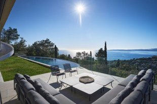 Villa à louer avec 4 chambres et une vue mer panoramique - ISSAMBRES Image 3