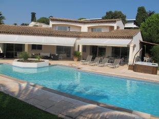 Villa Néo-Provençale à vendre avec 4 chambres - CAP D'ANTIBES Image 1