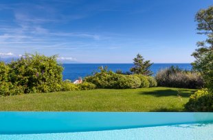 Villa à vendre avec une vue mer panoramique  et 6 chambres - CAP D'ANTIBES Image 4