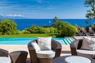 Villa à vendre avec une vue mer panoramique  et 6 chambres - CAP D'ANTIBES Image 7