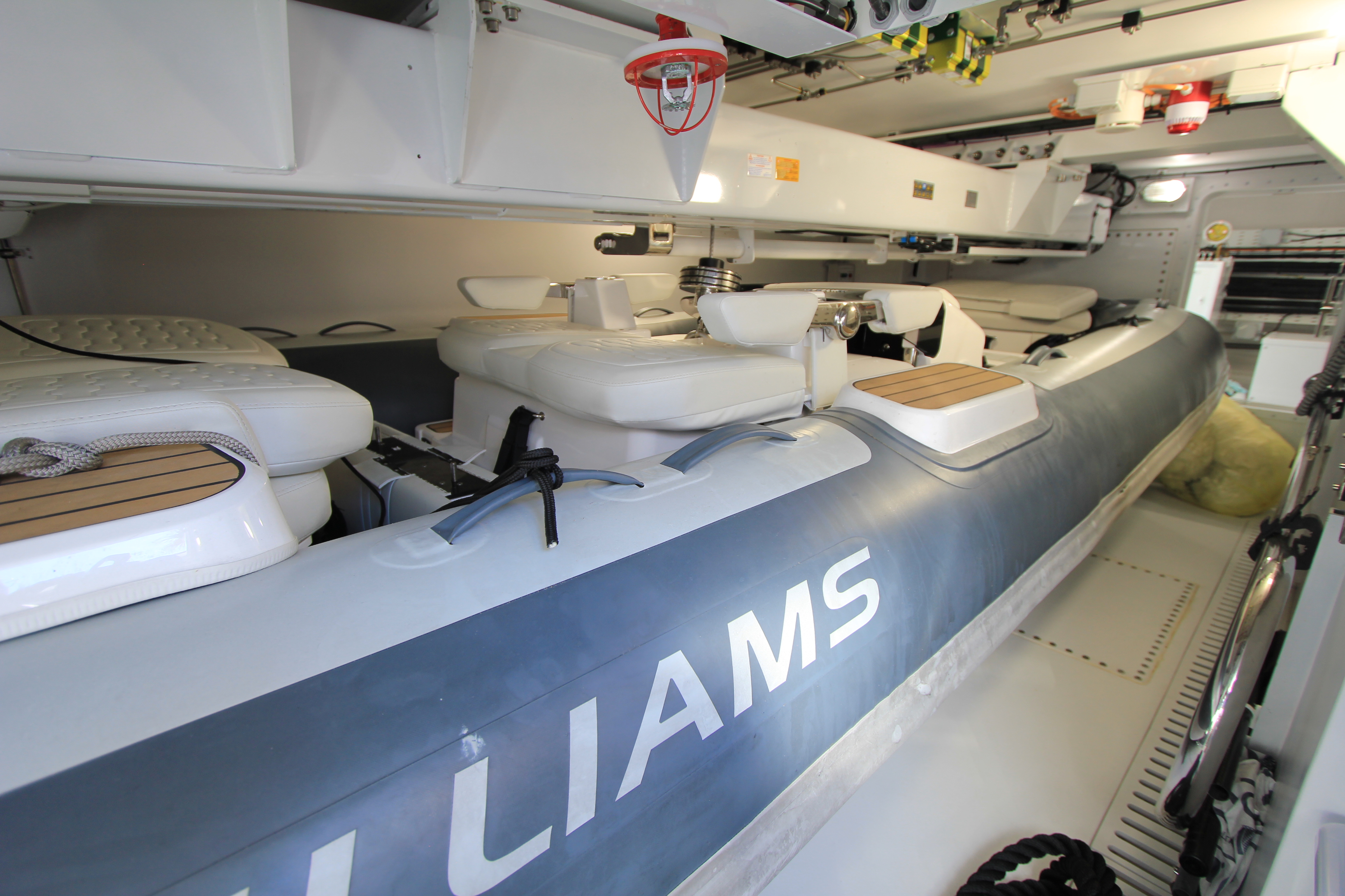 Benetti Oasis 34m Yacht à Vendre